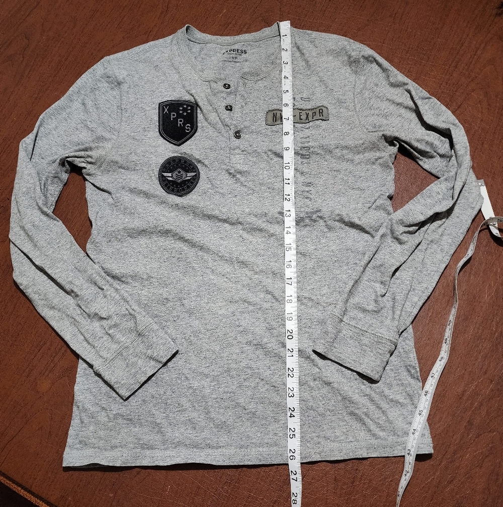 Express Gray Graphic Tee - Picture 7 of 8